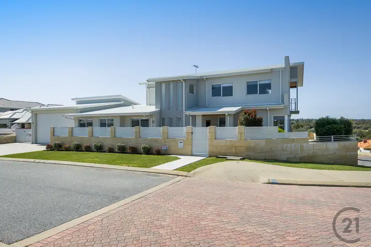 2 Beachport Way, Wannanup WA 6210
