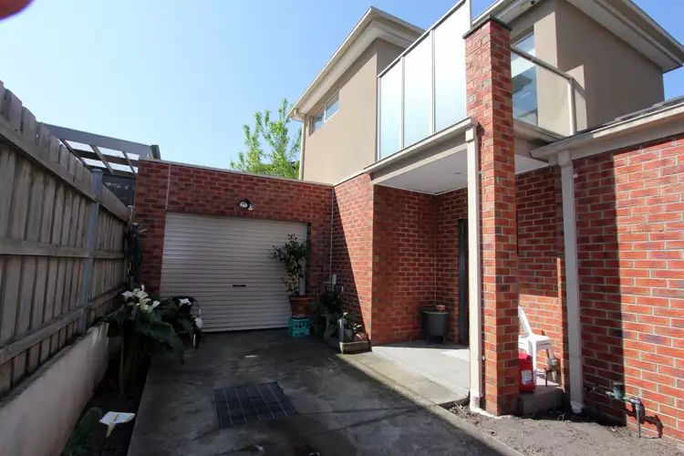 1 19a Moncur Avenue, Springvale VIC 3171