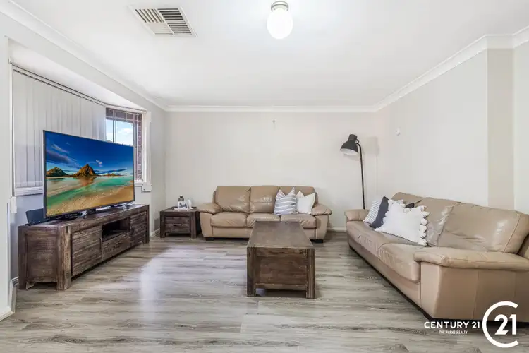 Third view of Homely house listing, 2/6 Leah Close, Smithfield NSW 2164