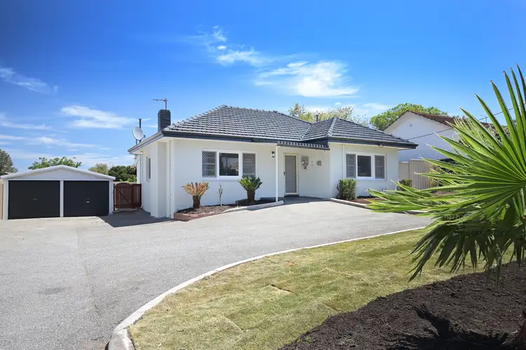 11 Myles Road, Swan View WA 6056