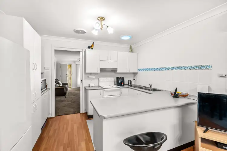Fourth view of Homely villa listing, 5/4 Cowmeadow Road, Mount Hutton NSW 2290