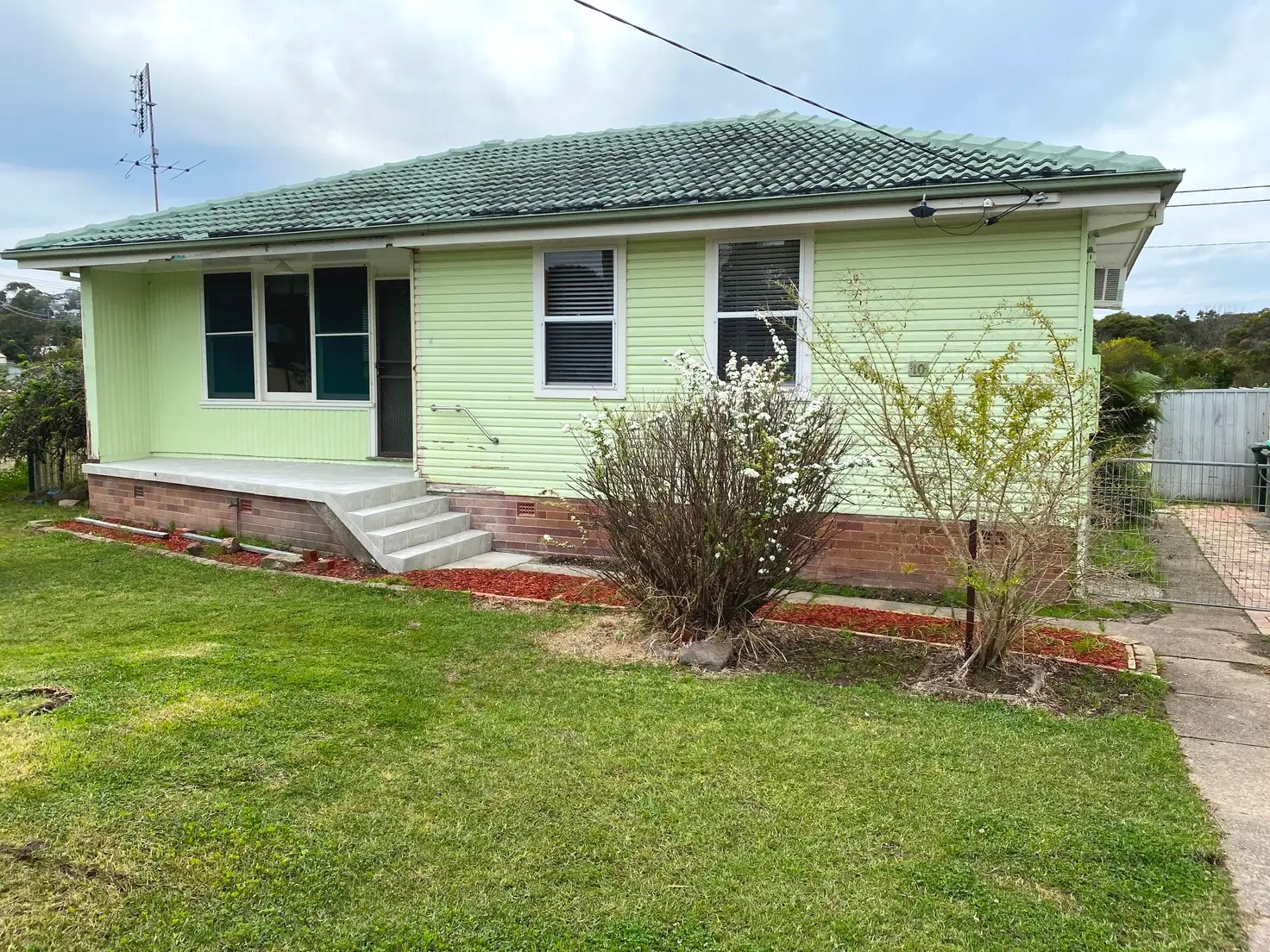 Main view of Homely house listing, 10 Redwood Place, Gateshead NSW 2290