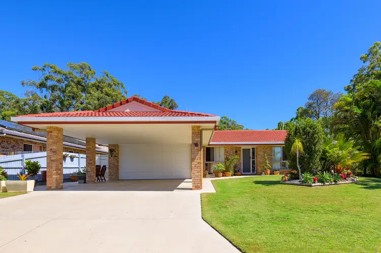 16 Bomburra Court, Rainbow Beach QLD 4581