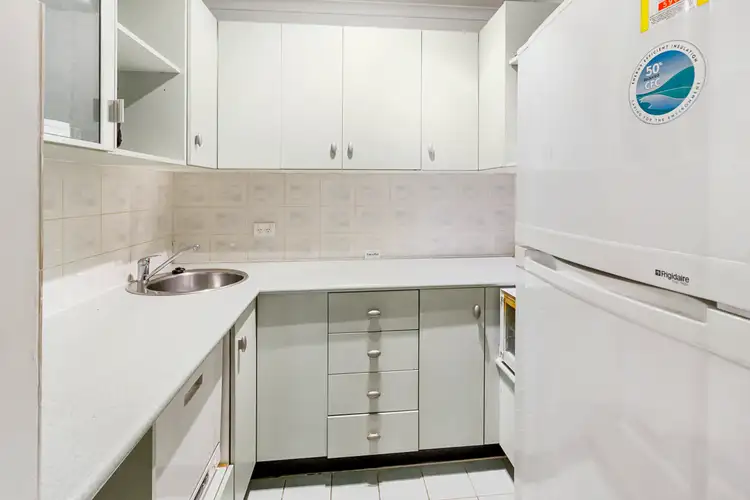 Third view of Homely apartment listing, 9/114 Clarence Street, Sydney NSW 2000