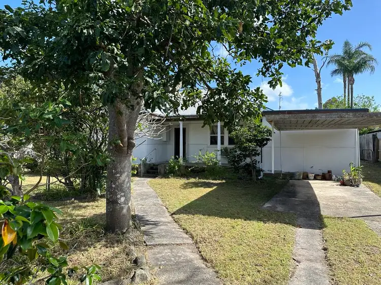 110 Myall St, Tea Gardens NSW 2324