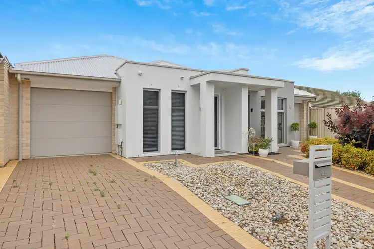 6A Greenock Drive