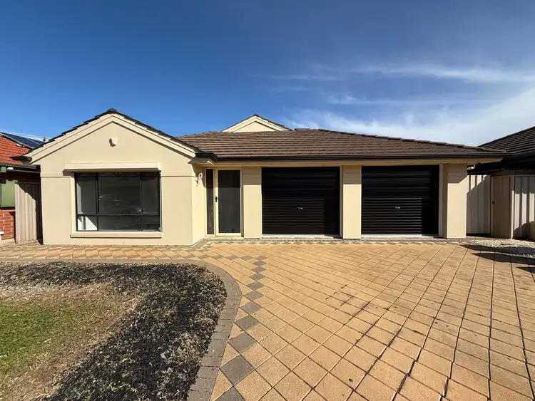 12 New Hampshire Drive
