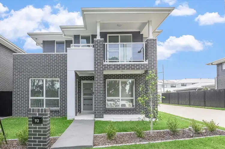 93 Thompson Road