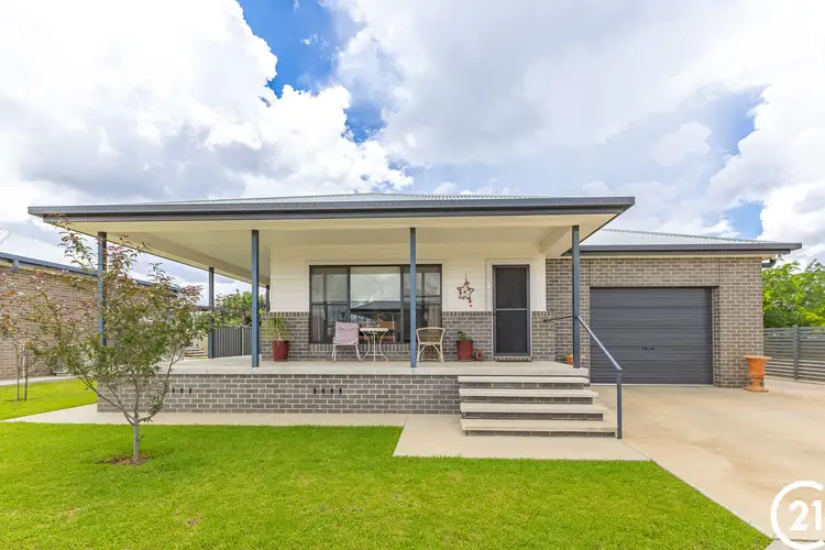 Main view of Homely house listing, 2/2 Reymond Street, Forbes NSW 2871