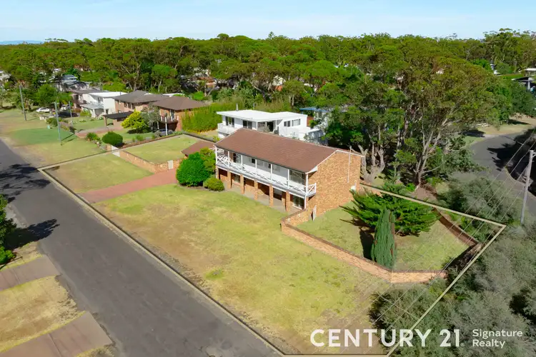 1 Sir Henry Crescent, Callala Beach NSW 2540
