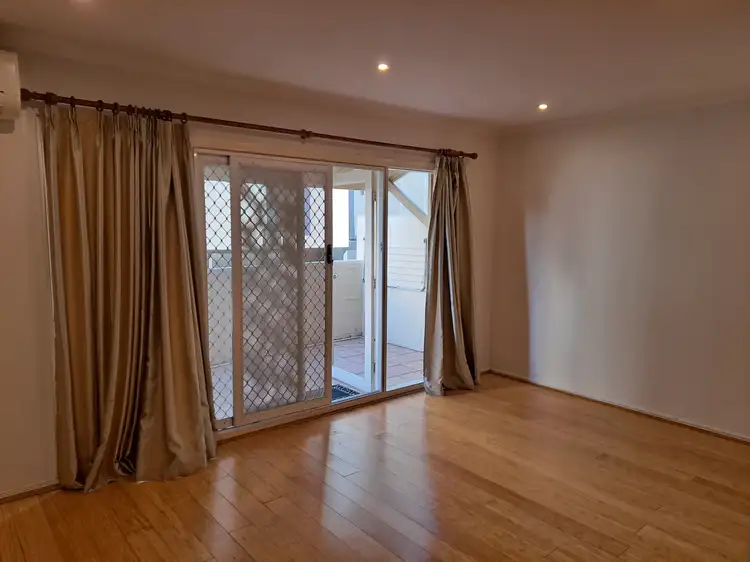 8/8 John Street