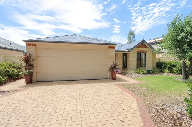 5 Gill Place