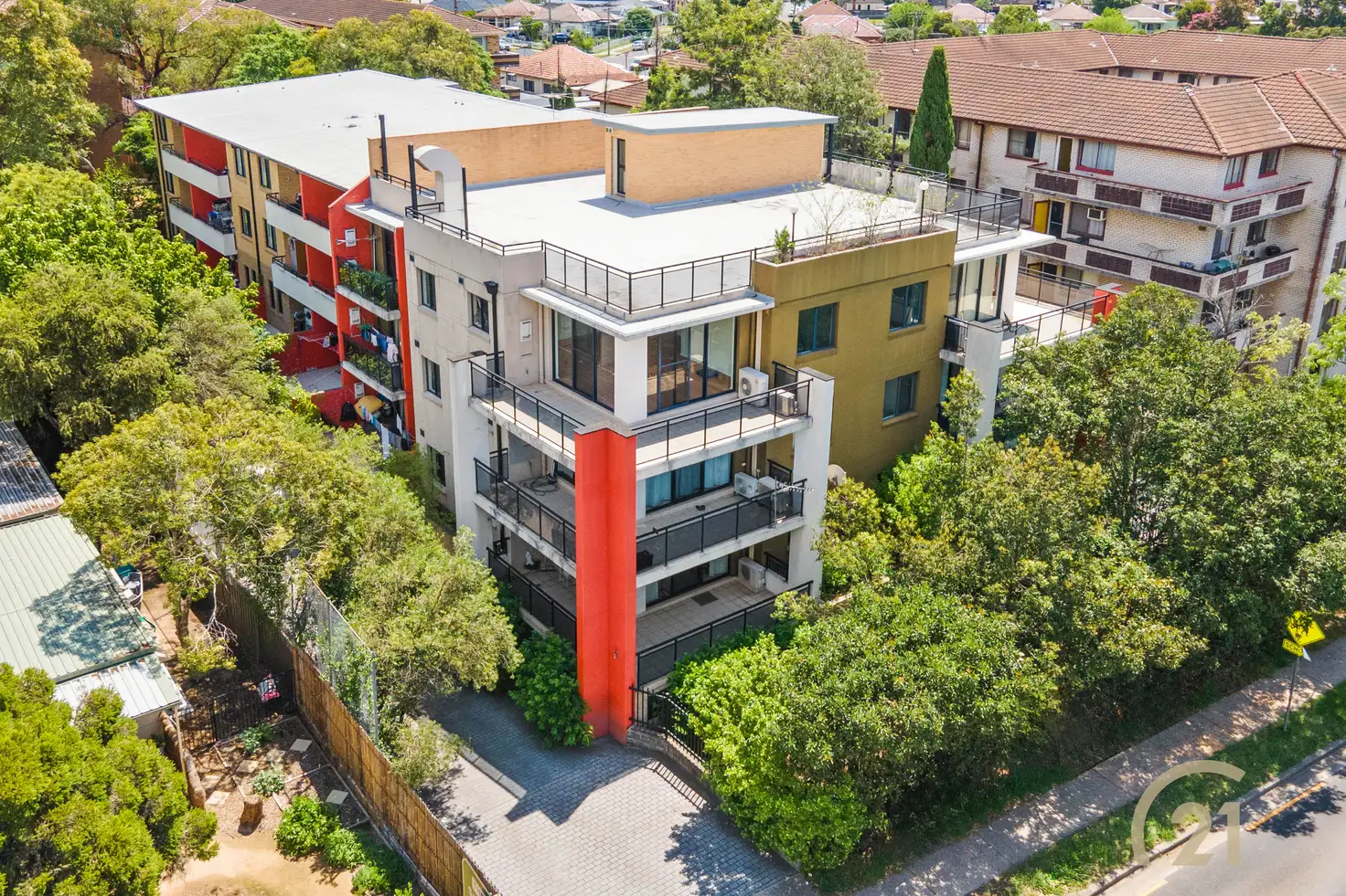 Main view of Homely unit listing, 2/408-410 The Horsley Drive, Fairfield NSW 2165