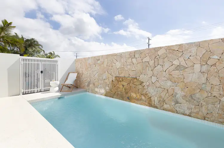2/2 Bluebird Parade, Bokarina QLD 4575