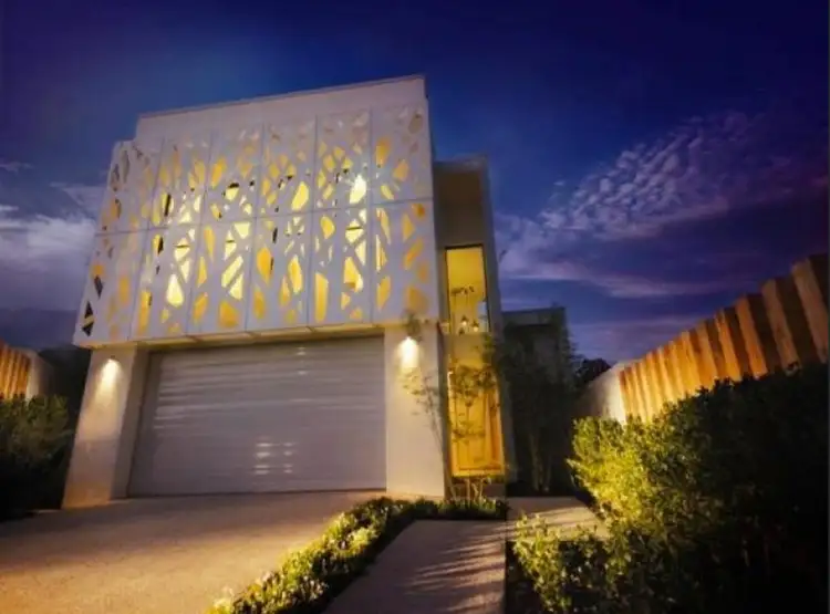 10010 The Boulevarde, Benowa QLD 4217