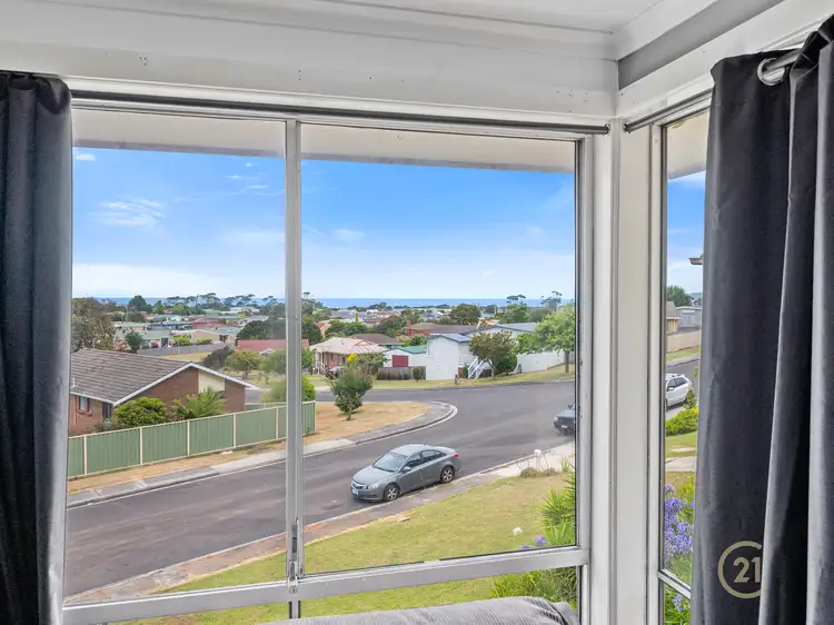 23 Kardinia Crescent