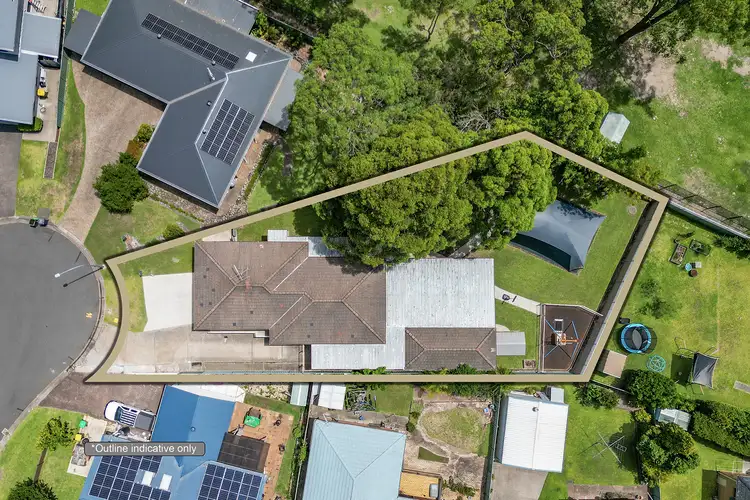 4 Tulloch Close, Eleebana NSW 2282