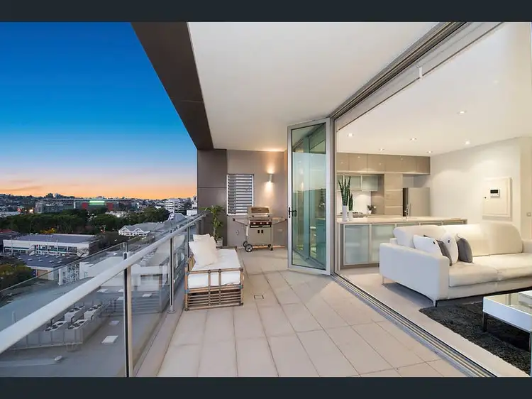 42/205 Coronation Drive, Milton