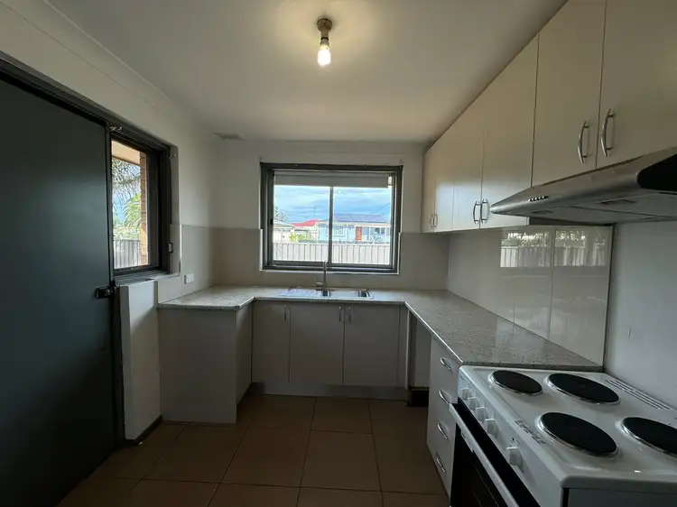 2 Taree Place, Dharruk NSW 2770
