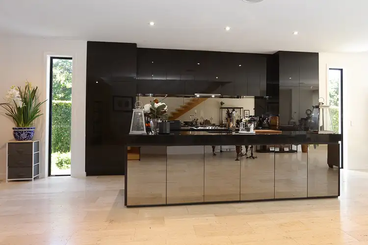 1 The Boulevarde, Benowa QLD 4217