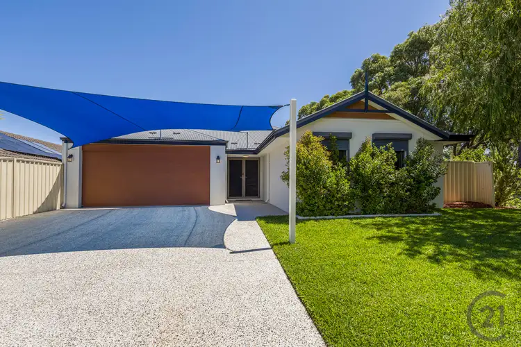 11 Atlin Lane