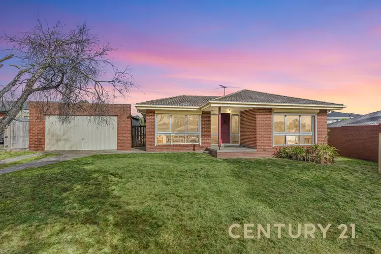 6 Peron Court
