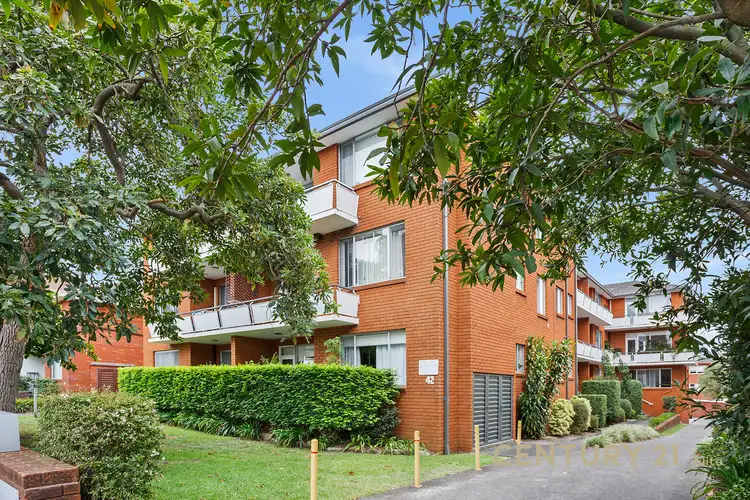 16/42 President Avenue