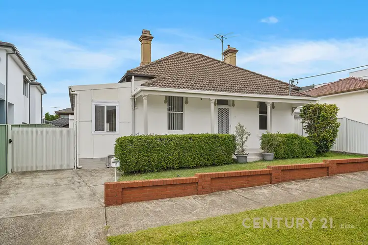 11 Wallace Street