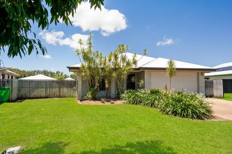 10 Lochern Way, Bushland Beach QLD 4818
