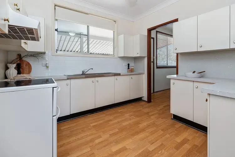 Fifth view of Homely house listing, 2 Buckingham Close, Thornton NSW 2322