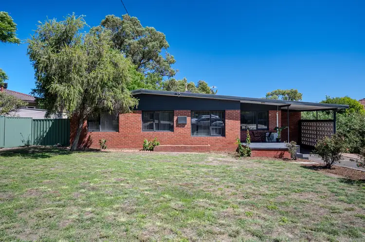 3 Wungong Road, Armadale WA 6112