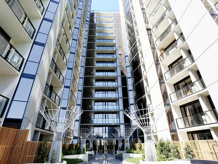 302/8 Daly Street