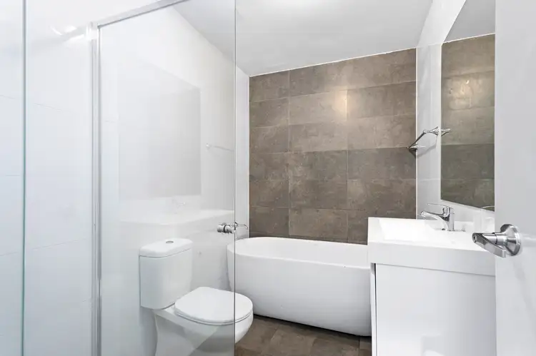 Fifth view of Homely apartment listing, 9/4-6 Browne Parade, Warwick Farm NSW 2170