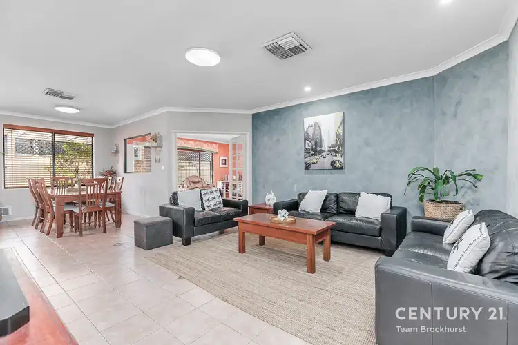8 Roebuck Avenue, Canning Vale WA 6155