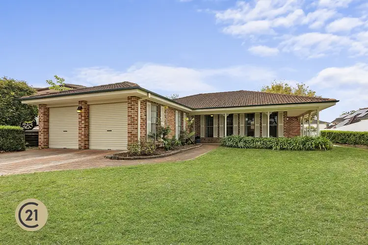 7 Caber Close