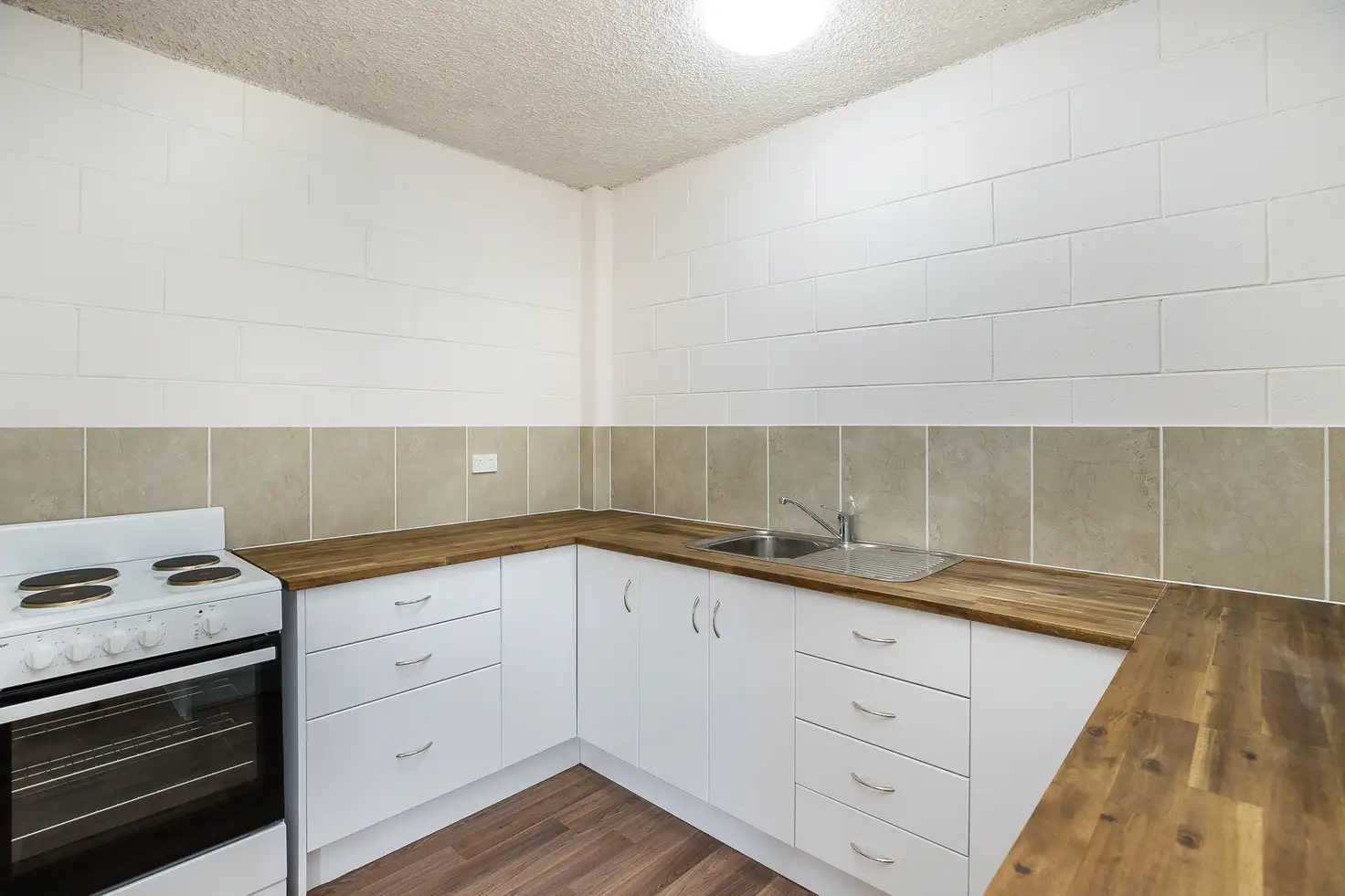 Main view of Homely unit listing, 2/7 Narangi Street, Heatley QLD 4814