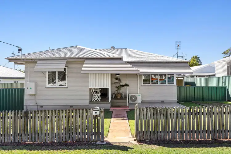 11 Dalglish Street