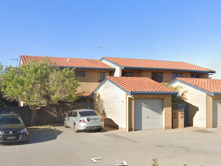 2/131 Brebner Drive, West Lakes SA 5021