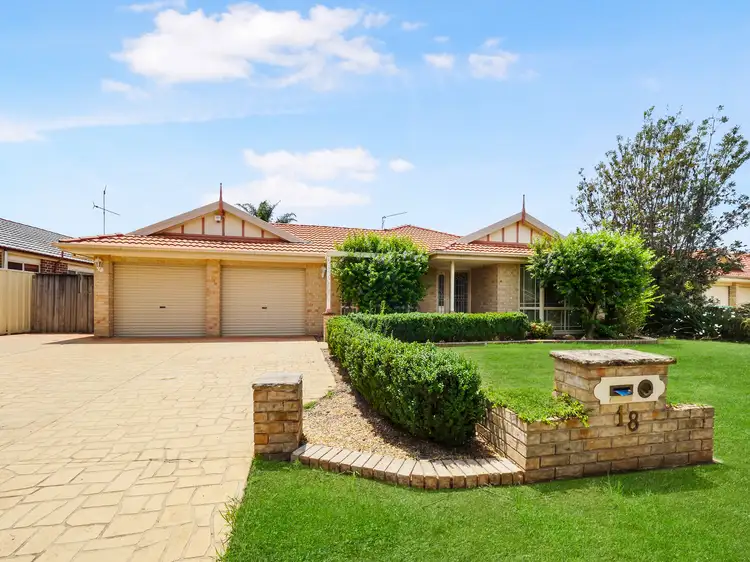 18 William Mannix Ave, Currans Hill NSW 2567