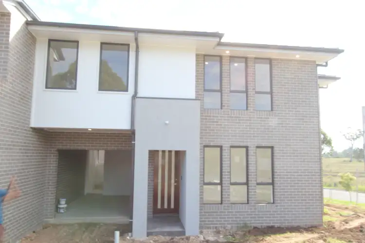 2/16 Seoul Avenue, Austral NSW 2179