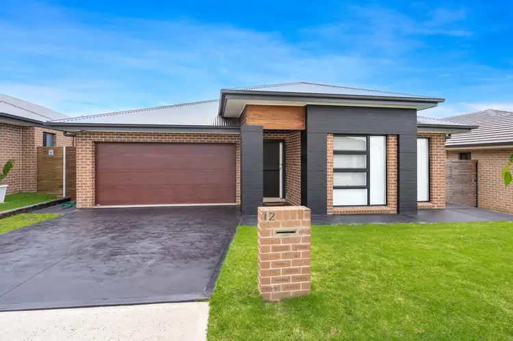 12 Finlay Street, Oran Park NSW 2570