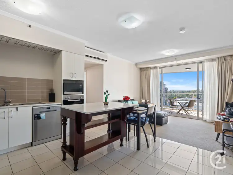 902/11 Ellenborough Street, Woodend QLD 4305