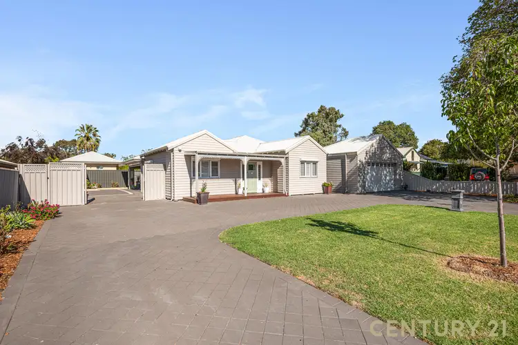 6 Field Avenue, Redcliffe WA 6104
