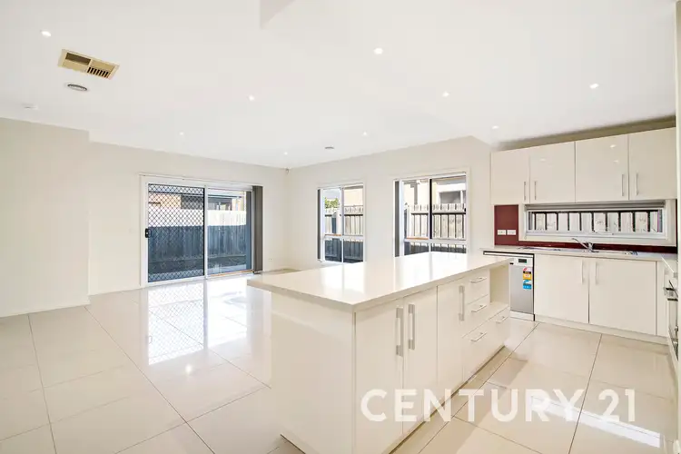 Fifth view of Homely house listing, 10 Snowdrop Drive, Keysborough VIC 3173