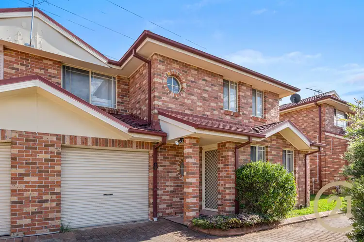 8/126-128 Green Valley Road