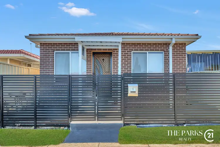 1 Kanuka Street, Bossley Park NSW 2176