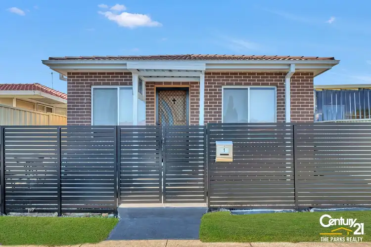 1 Kanuka Street, Bossley Park NSW 2176