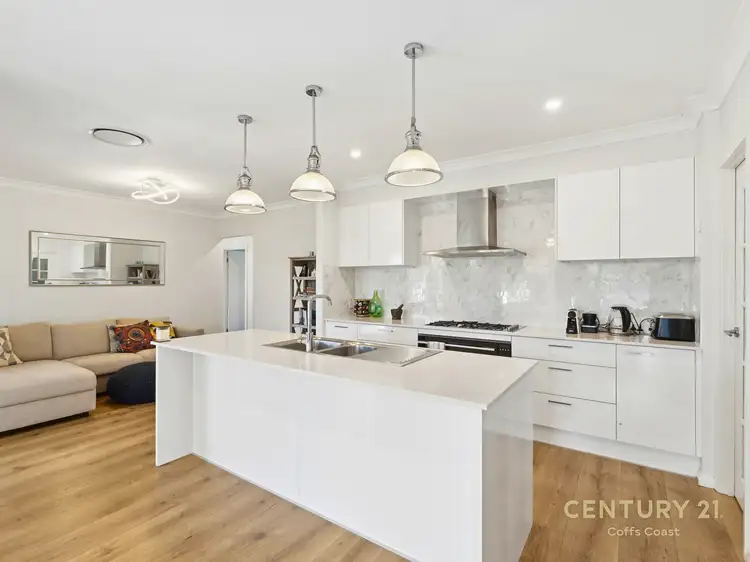 18 Yachtsman Drive, Safety Beach NSW 2456