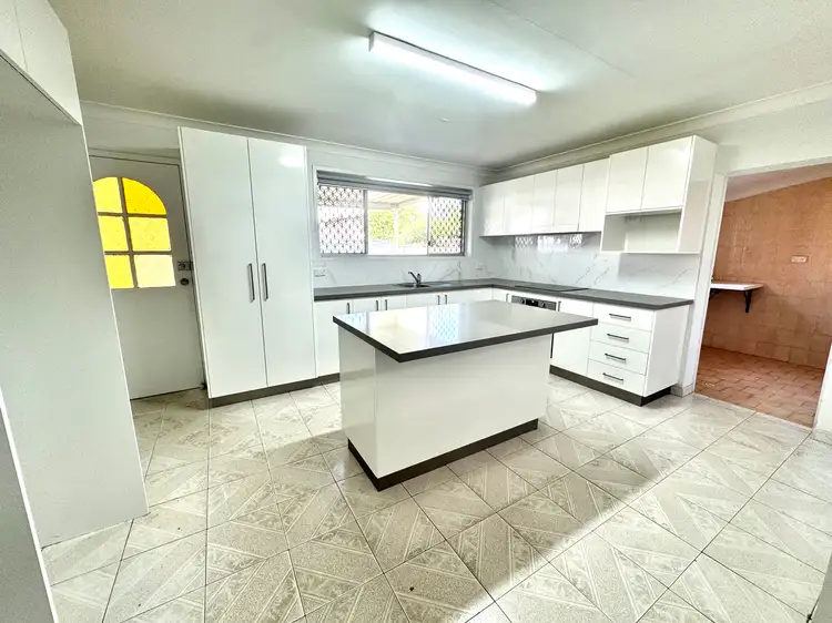 37 Amaroo Avenue, Georges Hall NSW 2198