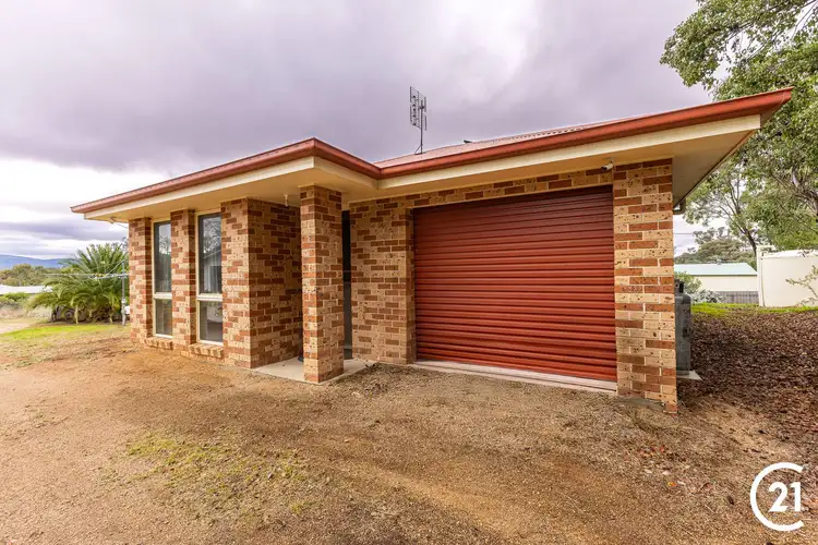 8 Sharp Street, Eugowra NSW 2806